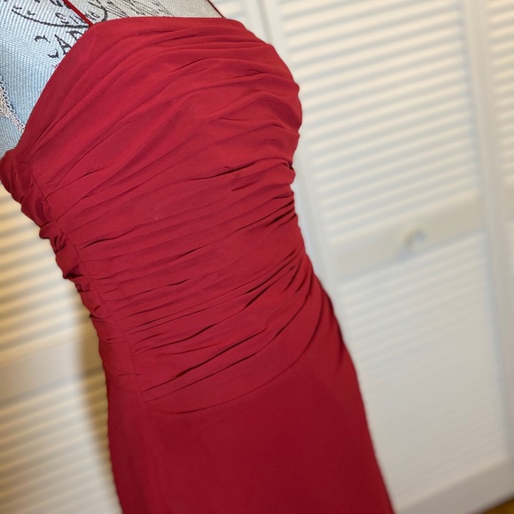 red gown - Picture 2 of 4